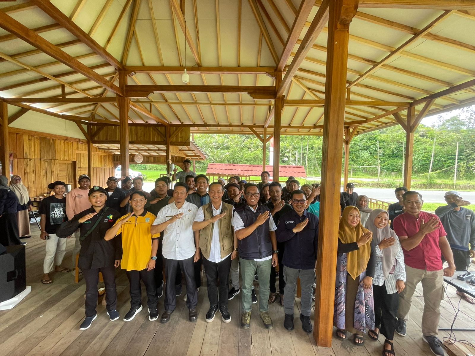 Sosialisasi tata kelola pariwisata desa sumberurip - pronojiwo