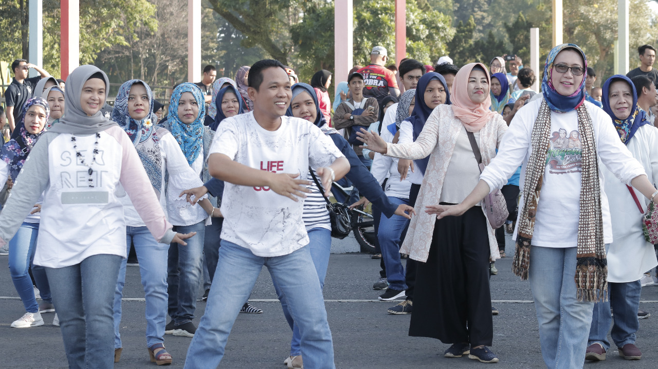 CAR FREE DAY (CFD) TARI GODRIL LUMAJANGAN DI ALUN-ALUN LUMJANG