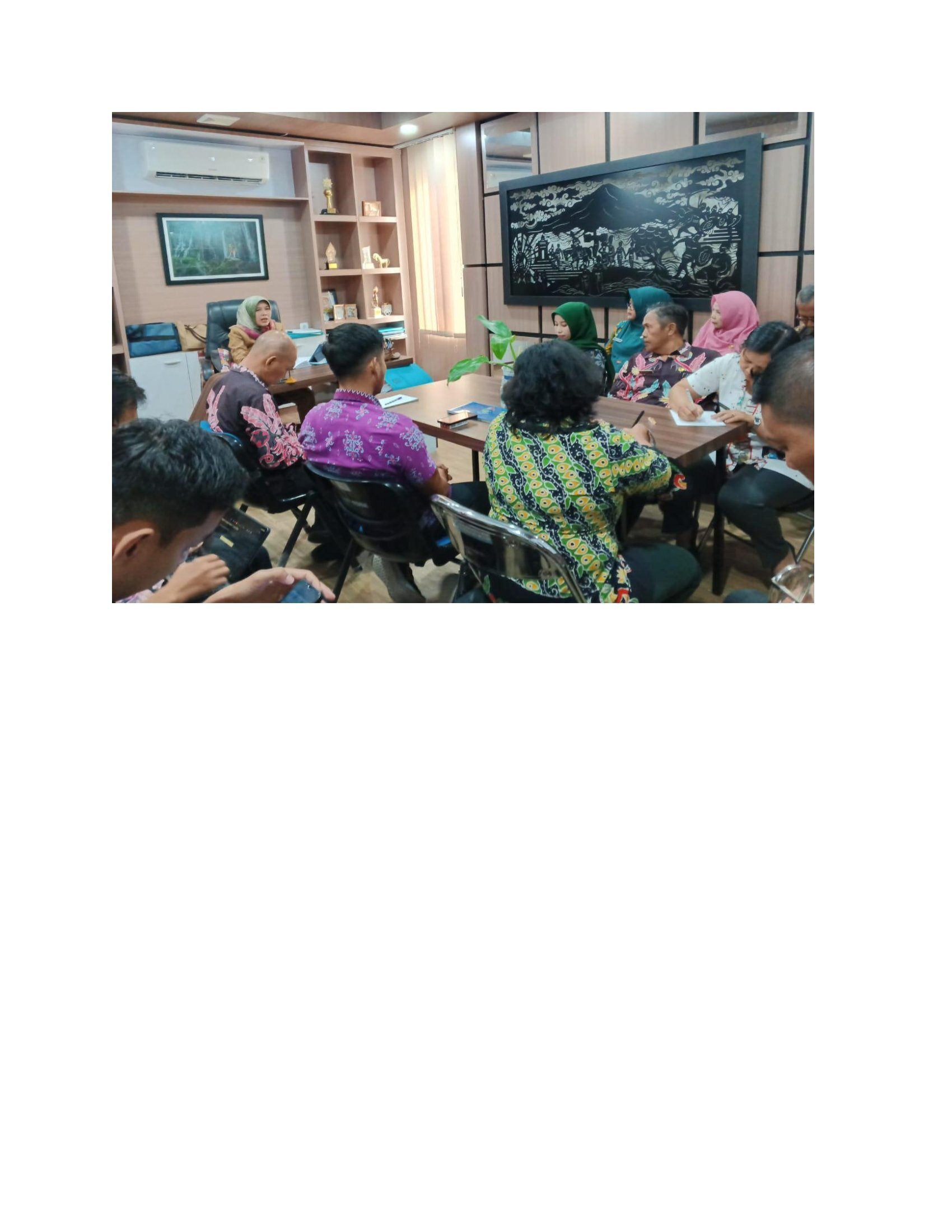 RAPAT SATAF TENTANG ARTEVAK  BERAKLAK DINAS PARIWISATA 