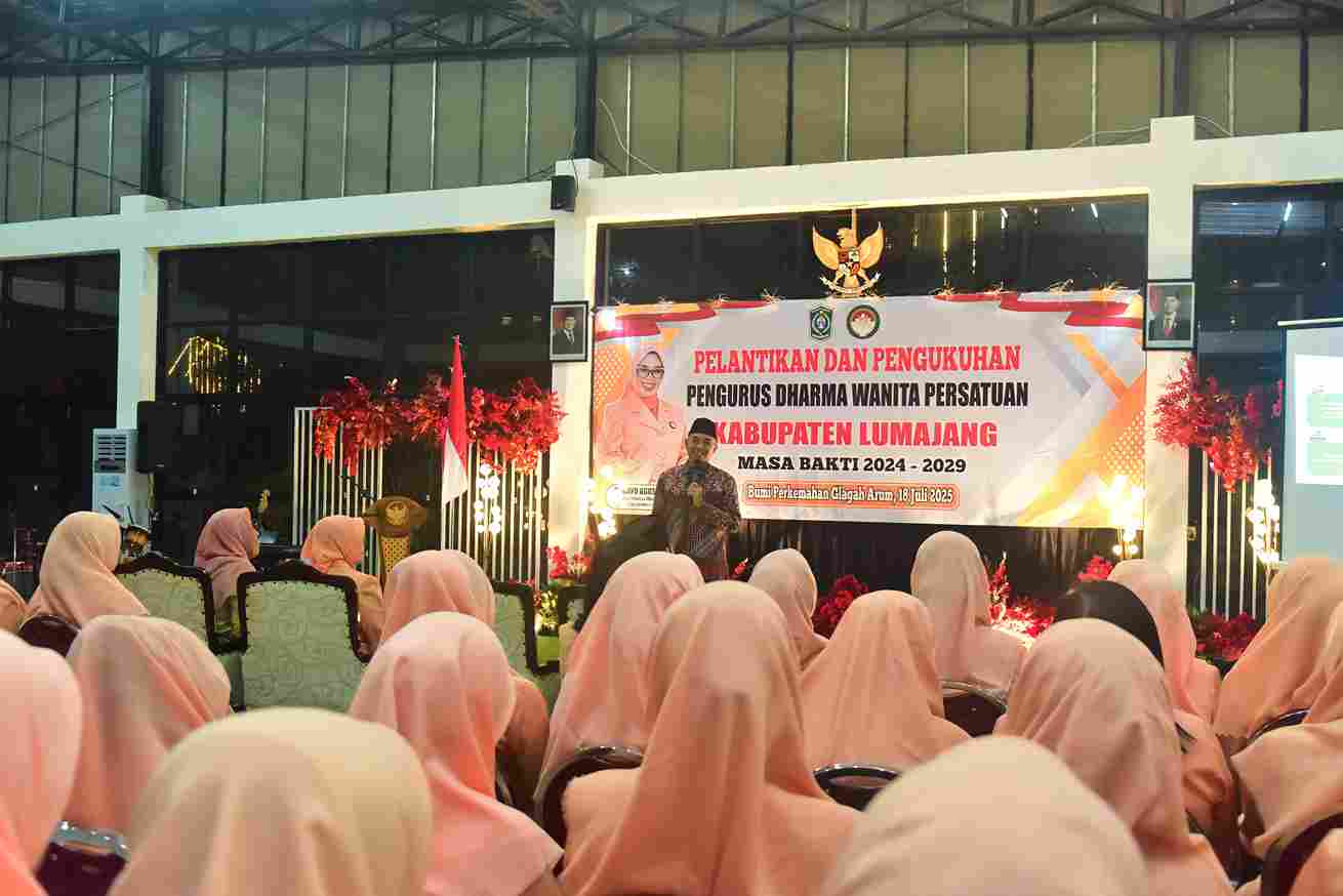 IBU KETUA DWP DINAS PARIWISTA MENGIKUTI PELANTIKAN & PENGUKUHAN PENGURUS DWP KABUPATEN LUMAJANG