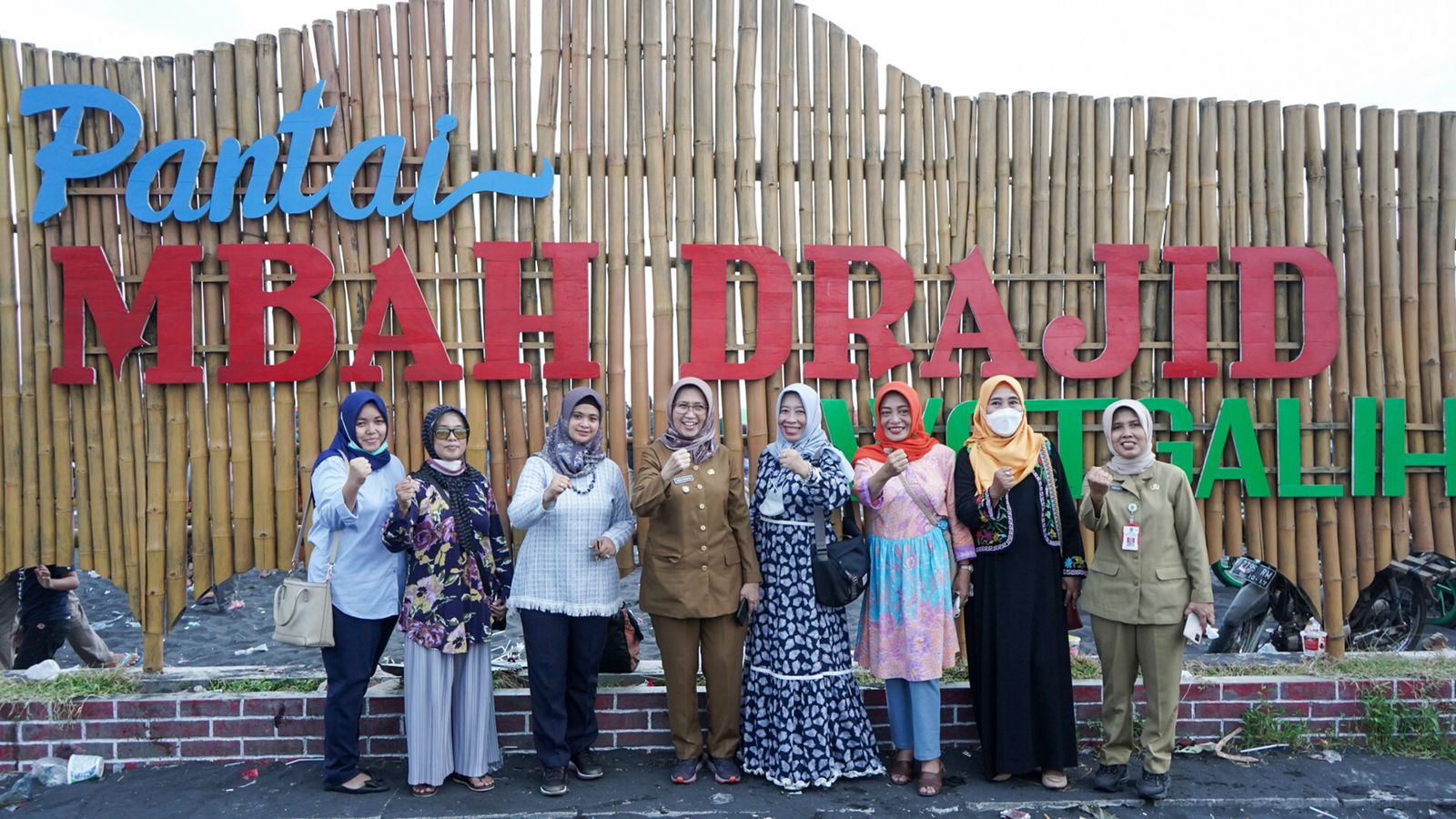 TINJAU TEMPAT WISATA 2022