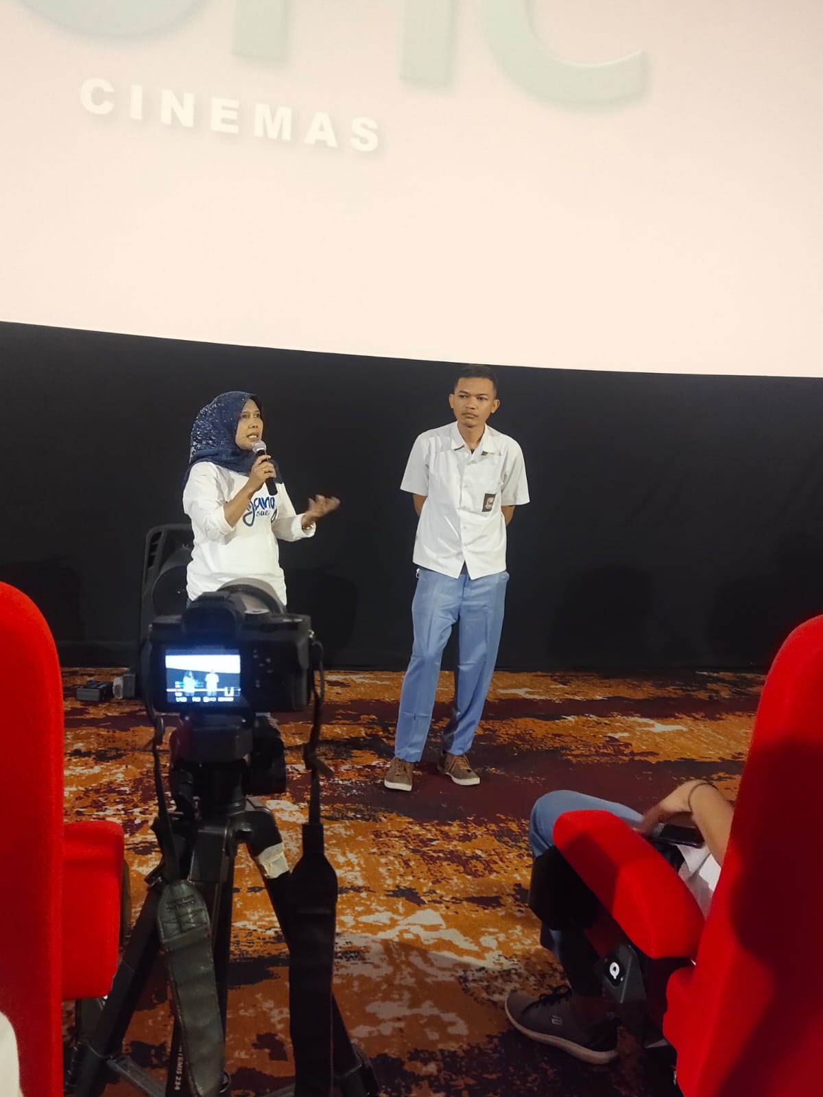BINCANG AKTIF TENTANG PERFILEMAN, KEPALA DINAS PARIWISA YULI HARISMA WATI DENGAN KOMUNITAS FILEM LMJ