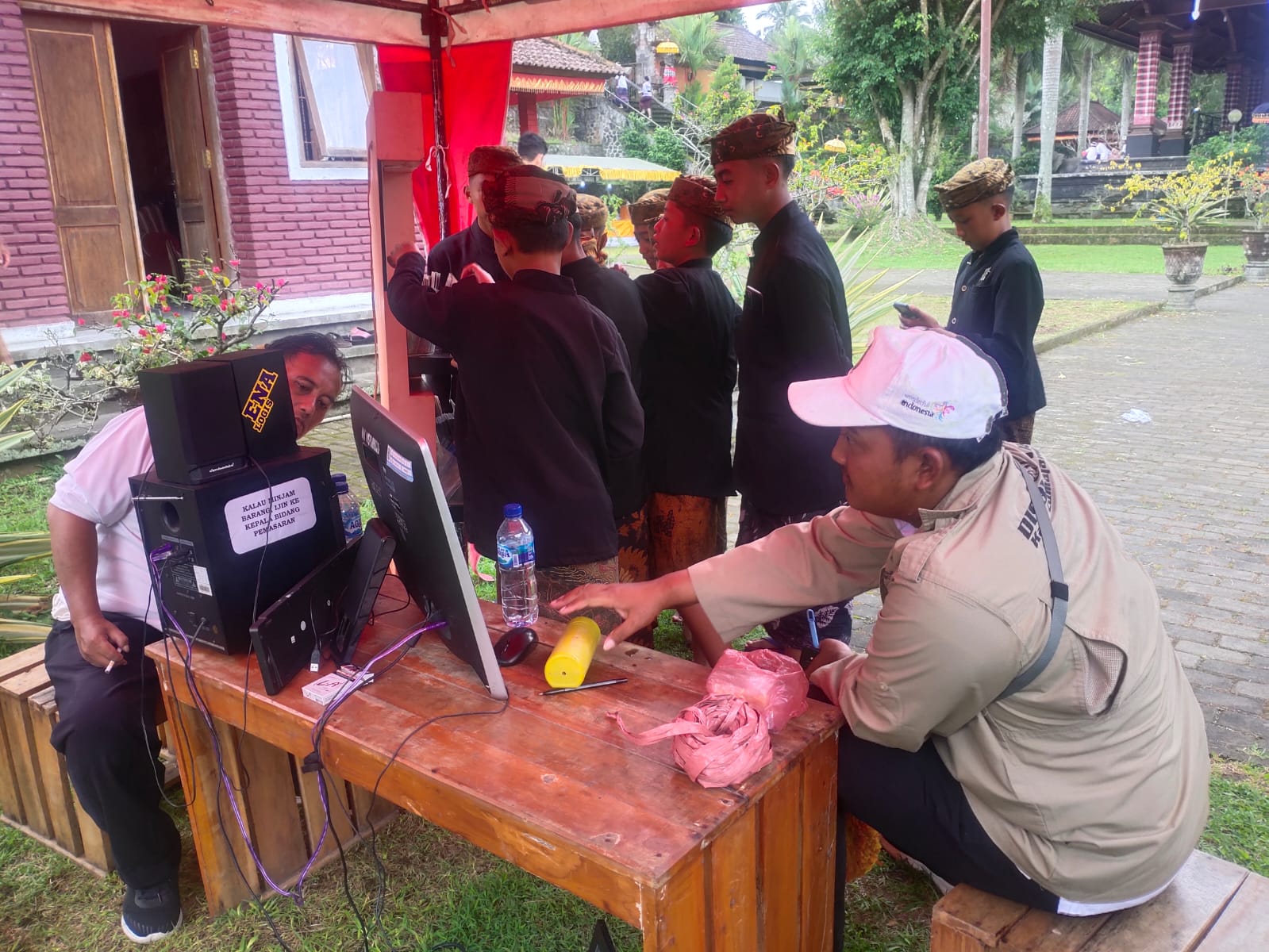 PUSAT INFORMASI PARIWISATA DIBUKA DI PURE MANDARA GIRI SEMERU  AGUNG PADA PIODALAN TAHUN 2022