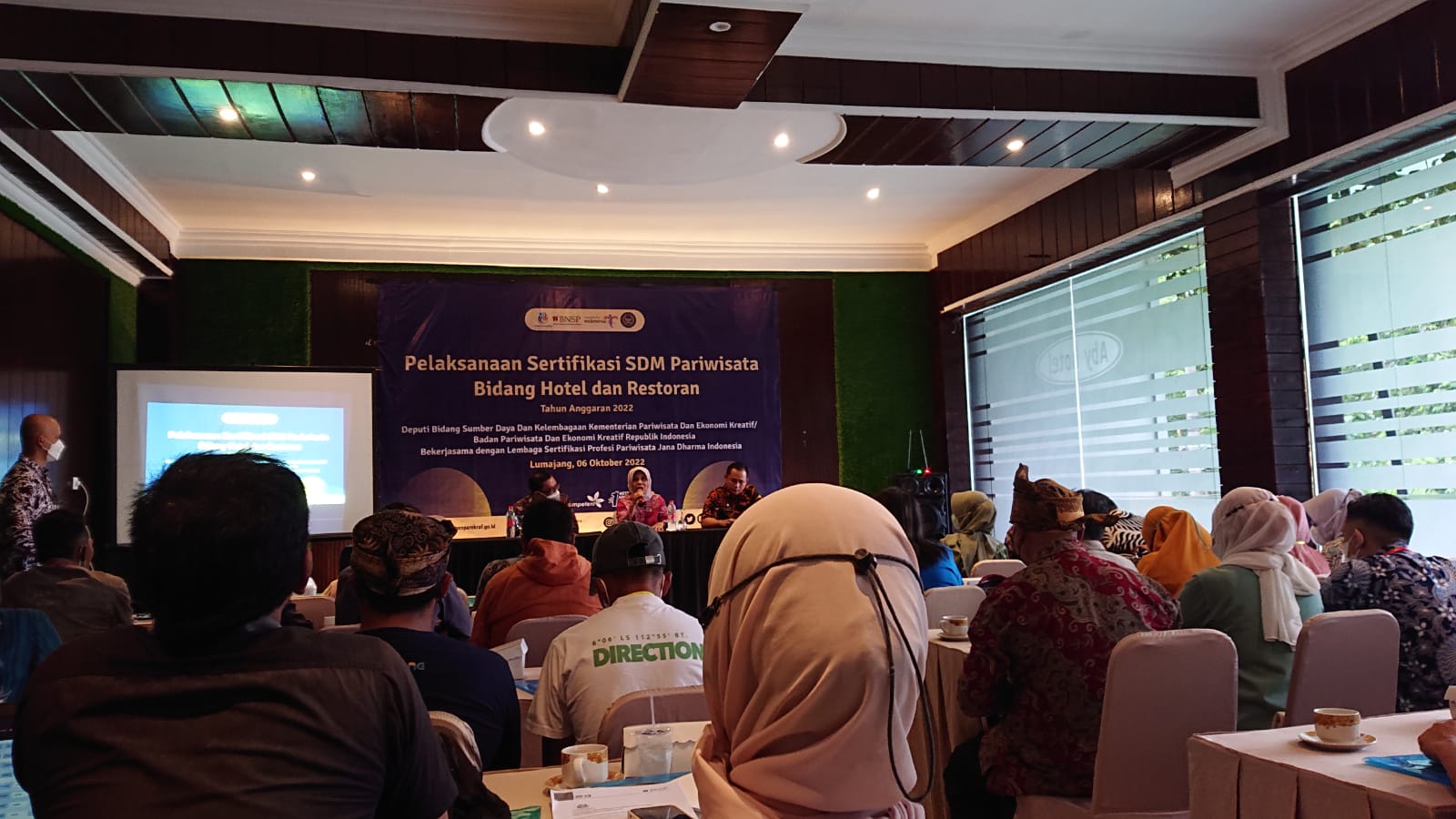 Sambutan Kepala Dinas Pariwisata dalam Kegiatan Sertifikasi SDM pariwisata Bidang Hotel dan Restoran