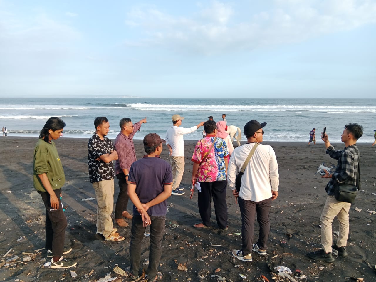 LUMAJANG KEREN, LUMAJANG ISTIMEWA...DINAS PARIWISATA BERSIAP MENGGELAR SEGORO TOPENG KALIWUNGU