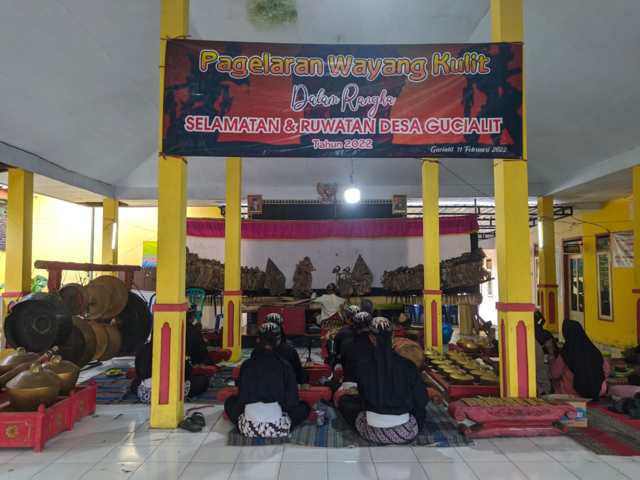 Pagelaran Wayang Ruat Gujialit