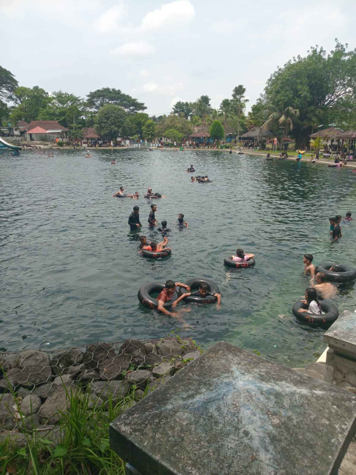 Pemandian Alam Selokamabang 