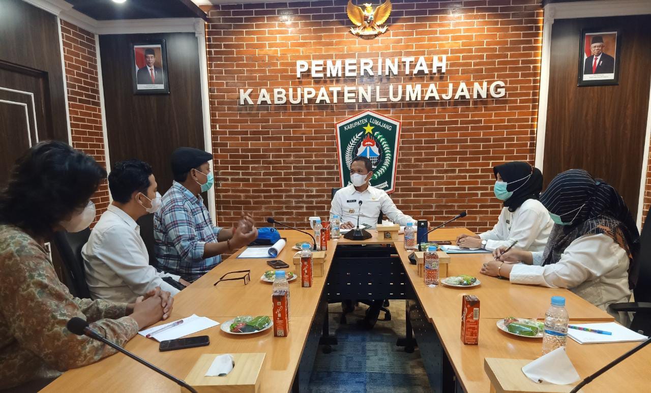 Audensi Perupa bersama Kadis Disparbud,Kabid Ekraf Dengan Bupat Lumajang Bapak Thoriqul Haq di ruang Ruang Mahameru 16 Februari 2022 